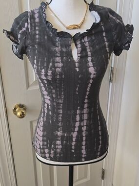TRUE CRAFT WOMEN'S JUNIOR SHORT SLEEVE BLACK TIE DYE SUMMER TOP SIZE XS